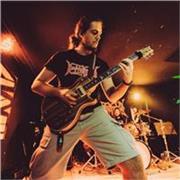 Guitarrista con 15 años de experiencia en guitarra eléctrica y acústica. Clases para alumnos principiantes e intermedios.
