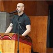 Profesor de Filosofía con enfoque en política, lenguaje y pensamiento crítico, apto para niveles de educación media y superior 