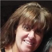 Esperta in diritto impartisce lezioni a studenti di qualsiasi livello