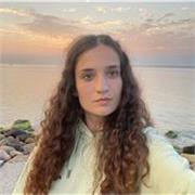 Studentessa al 4 anno di chimica impartisce lezioni