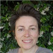 Insegnante madrelingua francese impartisce lezioni