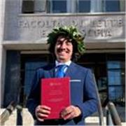 Laureato in Filologia moderna con la lode, offro lezioni (online e in presenza) di italiano, latino, storia e filosofia a Roma.