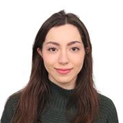 Etudiante prete à donner un soutien scolaire aux élèves
