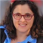 Soy hispanohablante, profesora de Filosofía. Puedo ser acompañar en la enseñanza del español y la filosofía.