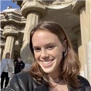 Profesora de inglés nativo titulada en TEFL ofrece clases particulares para niños y adultos en San Sebastián.