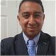 Profesor imparte clases de Administración, Liderazgo y Recursos Humanos