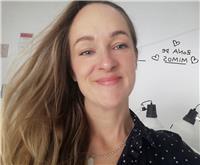 Profesora nativa y titulada con Master de dar inglés con más de 14 años experiencia