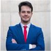 Graduado en Derecho con experiencia en el ejercicio dentro de grandes empresas se ofrece para dar clases de la materia online.