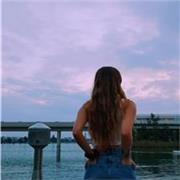 Profesora de inglés con Grado en Traducción e Interpretación además de un Máster especializado en Profesorado