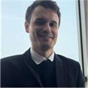 English tutor with 15 years experience in teaching adults