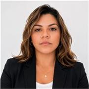 Mentora de liderazgo y desarrollo personal con experiencia guiando equipos y formando líderes. Ofrezco clases