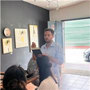 Insegno da due anni italiano per stranieri per persone che parlano inglese, spagnolo o portoghese. Le lezioni sono attraverso Meet