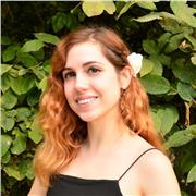 Profesora de Teatro, Interpretación, Dirección y Cine, licenciada en Dirección de Escena y Dramaturgia