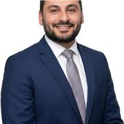 Qualifizierter Englischlehrer mit Bachelorabschluss und Erfahrung im Masterstudium bietet effektiven Unterricht