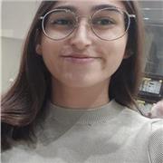 profesora particular de clases de refuerzo para niños de primaria.