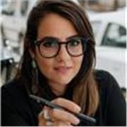 Professora particular de inglês com experiência em ministrar aulas on-line e presenciais
