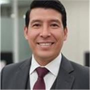 Soy un docente apasionado por las ciencias con más de 10 años de experiencia enseñando química y física en colegios.