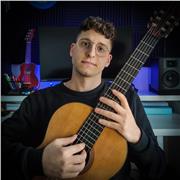 Lezioni in presenza e online di Chitarra classica e teoria musicale per allievi di ogni età