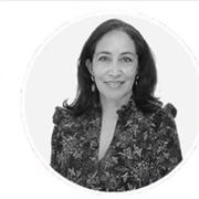 Consultora empresarial que da clases de emprendimiento, liderazgo, estrategia, generación de consciencia y habilidades empresariales