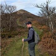 No tengo problemas con darle clases a cualquier edad. Siempre he sido curioso con los idiomas y se me ha dado fenomenal el inglés.