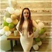 Soy educadora infantil, pero se me dan muy bien los niñ@s . Me encanta la enseñanza y llevo varios años dando clases particulares 