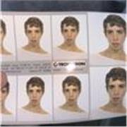 Soy Borja, un artista multidisciplinar, con estudios en Bellas Artes, Moda y Modelado 3D. 