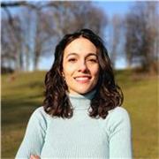 Profesora titulada en Psicología con más de 10 años de experiencia docente. 