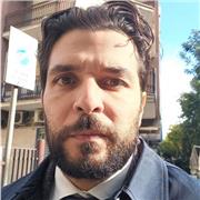 Avvocato che impartisce lezioni di diritto civile