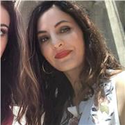 Docente di ruolo nella scuola secondaria, abilitata nell'insegnamento della lingua inglese presso scuola di specializzazione, offre lezioni private di inglese e tedesco