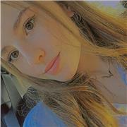 Soy una chica muy risueña, responsable y cercana, con muchas ganas de ayudar y acompañar a los niños en su crecimiento.