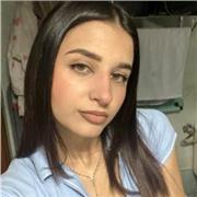 studentessa di letteratura in quarto liceo offre lezioni di letteratura italiana ad altri studenti