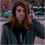 Me defino como alguien que le apasiona la música y como tratarlas para una mejor escucha. Daría clases a cualquiera, sin prejuicio