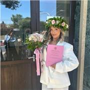 Sono laureata in Lettere moderne, amo la cultura e trasmetterla. Vorrei che tutti abbiamo accesso a quest’ultima tramite me!