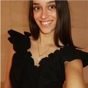 Profesora de inglés apta para niños pequeños y preadolescentes