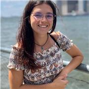 Laureata, con esperienza di studio all'estero, offre lezioni di inglese per elementari, medie e superiori.