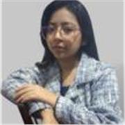 Profesora de derecho imparte clases a personas de todas las edades