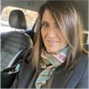 Madrelingua spagnola impartisce lezioni ai ragazzi di scuola media 