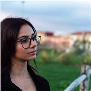 Ragazza che frequenta l università offre ripetizioni di storia, geografia e filosofia, per le medie anche di italiano