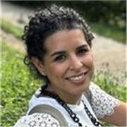 Soy una profesional del marketing orientada a resultados, con visión estratégica y enfoque práctico, y mis clases están dirigidas