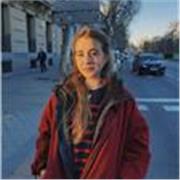 Estudiante en 2o de carrera con 2 años de experiencia en el cuidado de niños puesto que he estado trabajando como monitora en prácticas en distintos campamentos ( uno en Estados Unidos y otro en España). Esto me ha permitido desarrollar mi lado más creati