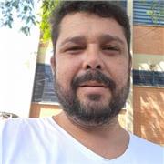 Professor de História e Filosofia com mais de 18 anos de experiência nas redes públicas e privadas de Guarujá e região