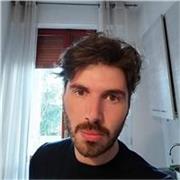 PhD in Letteratura italiana contemporanea e insegnante offre servizio di ripetizioni per medie e superiori (italiano, storia, filo
