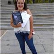 Licenciada en Periodismo ofrece sus conocimientos para dar clases de lengua castellana y literatura a todas las edades, así como el resto de asignaturas en primaria y ESO