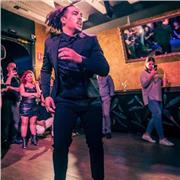Profesor de bailes Latinos (Salsa Cubana,Bailes Popolares Cubanos,Bailes Afrocubanos,Rumba,Bachata ,entre otros)