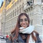 Profesora de ELE (Español como idioma extranjero). Y de Lengua y Literatura para escuela y universidad