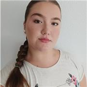 Profesora de primaria, podría enseñar cualquier materia en cualquier nivel