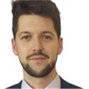 Profesor de español dinámico con experiencia en la enseñanza y como actor.