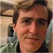 Estudiante de Derecho y Ciencias Políticas con amplio conocimiento de idiomas y materias de ciencias sociales y humanidades.