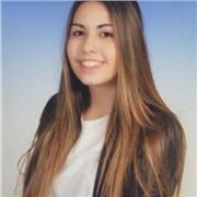 Soy estudiante del grado de Educación Primaria en Valladolid y este es mi último curso. Estoy especializada en Educación Especial. Tengo experiencia dando clases a niños, tanto en coles como en clases particulares. He trabajado de niñera. Soy muy dinámica