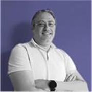 Insegnante online di web development, con esperienza pratica in HTML, CSS, JavaScript e framework moderni